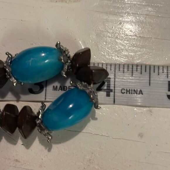 8” oval shaped turquoise tone beads/brown and silver tone discs stretch braceket - Picture 8 of 9